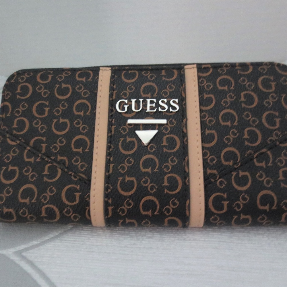 Guess Women's Nichols Logo Slim Wallet